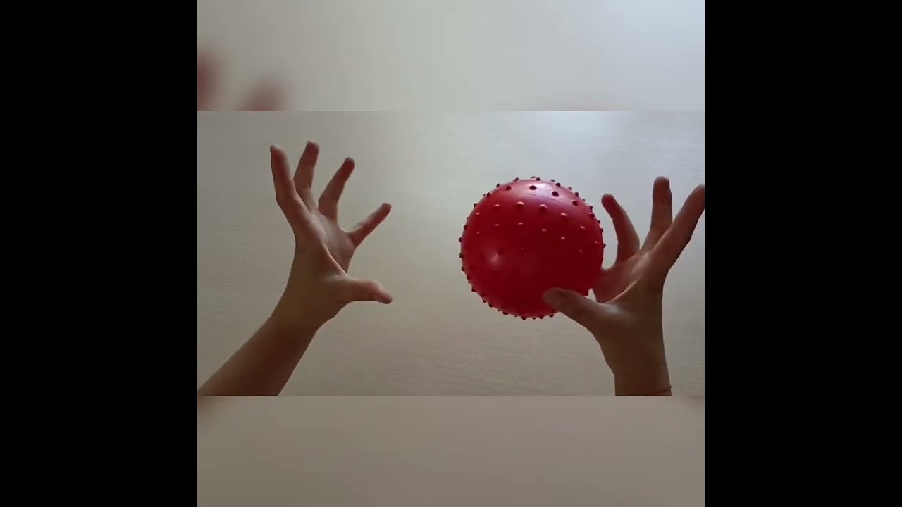 Пальчикові вправи з м'ячиком. Вихователь: Резніченко Н. М.