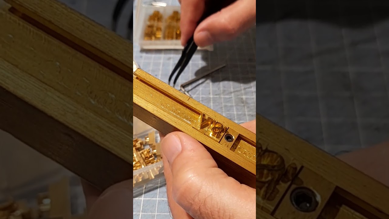 Personalizzo con iniziali un portafogli in vera pelle #asmr #tutorial #leatherwork #personalizzato