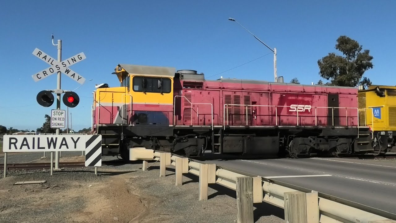 Level Crossing, Deniliquin (Ochtertyre St) NSW, Australia.