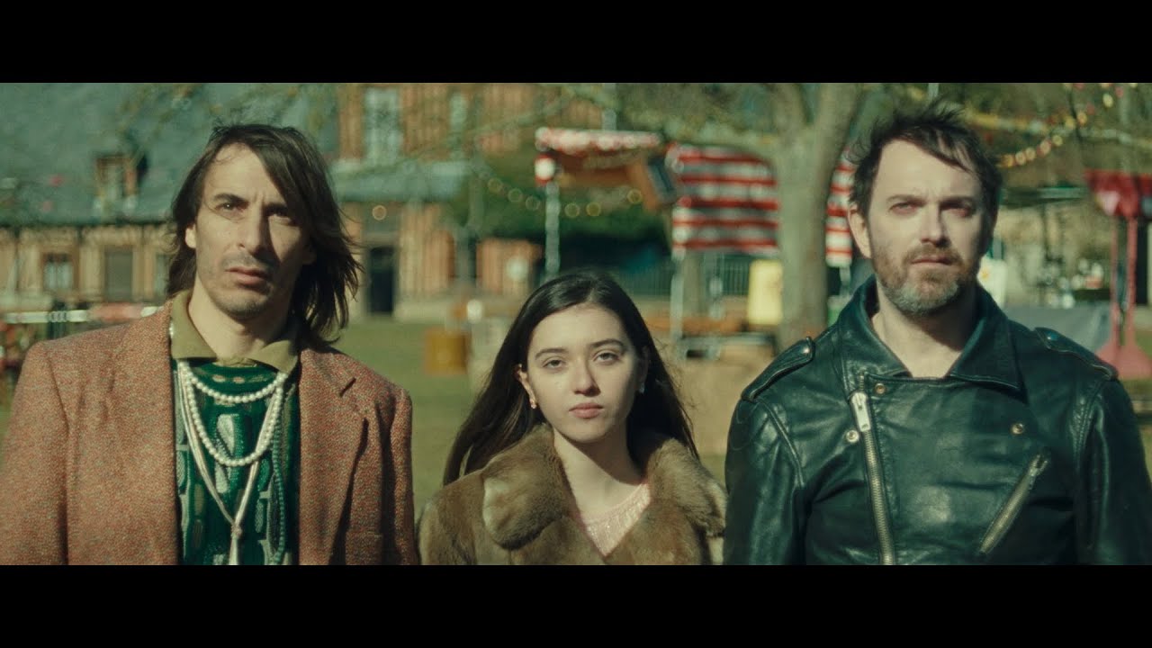 Bande annonce officielle de Tout fout le camp de S&eacute;bastien Betbeder