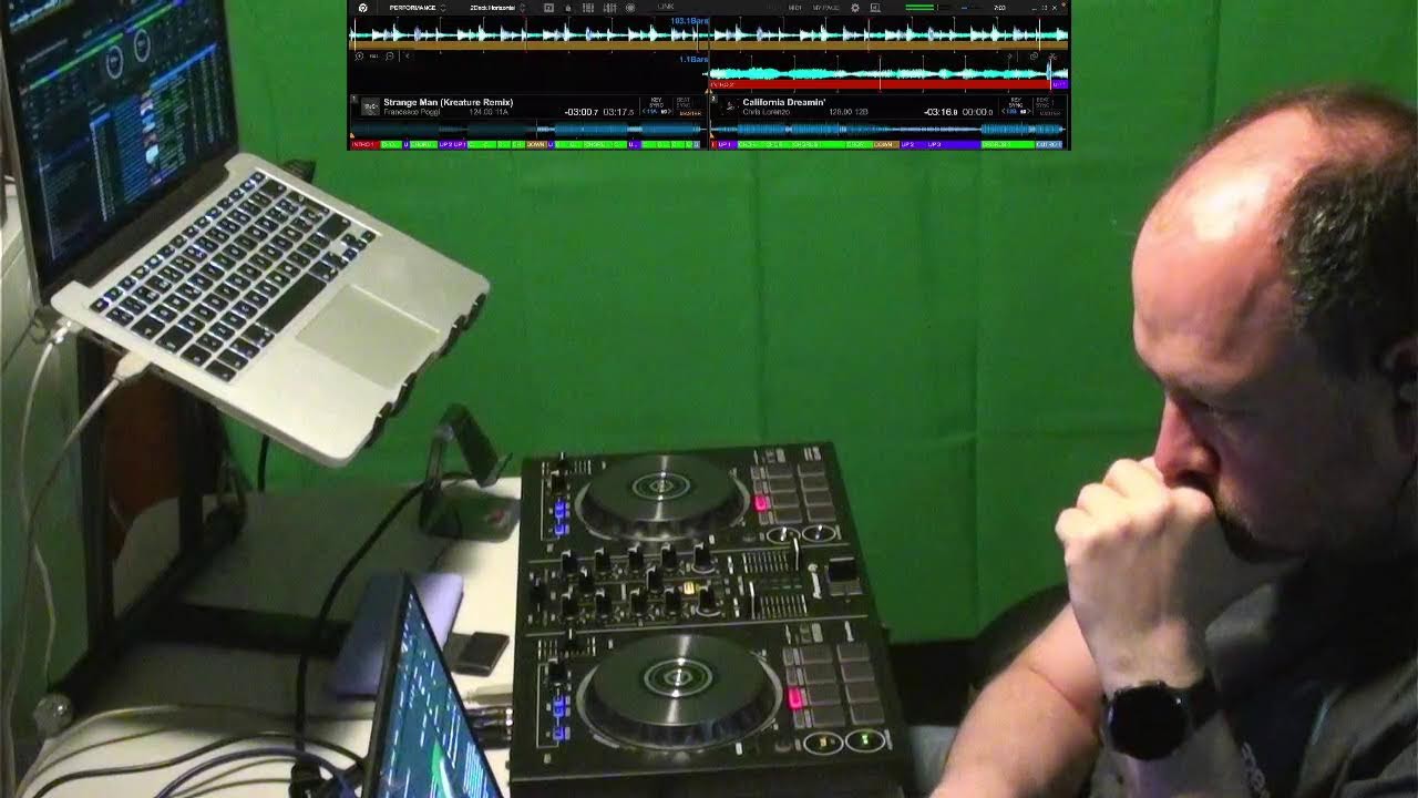 Transmisión en vivo de 32Beats cursos de DJ y salas de práctica