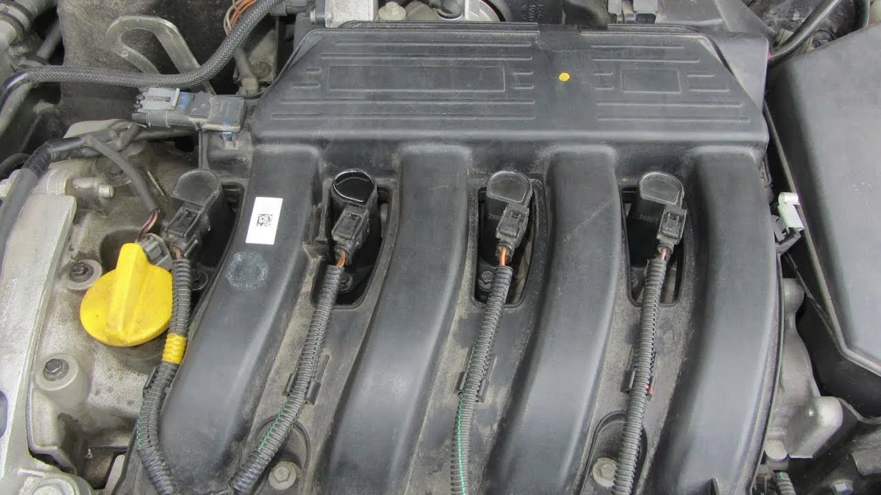 Duster (Terrano): Замена свечей зажигания 2.0л 16V F4R.