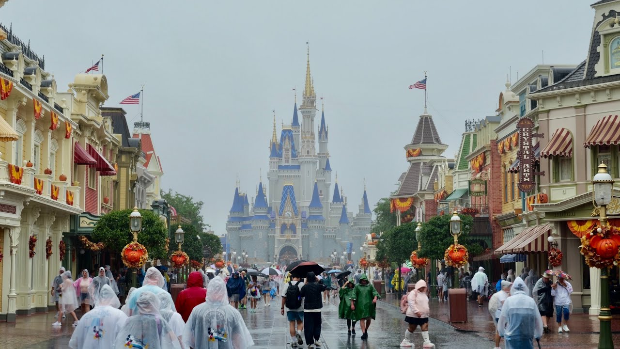 Magic Kingdom 2026 Main Street USA Heavy Rain Walkthrough in 4K | Walt Disney World Orlando Florida