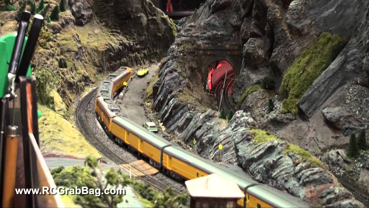 Walthers UP City Train 16 Car Consist