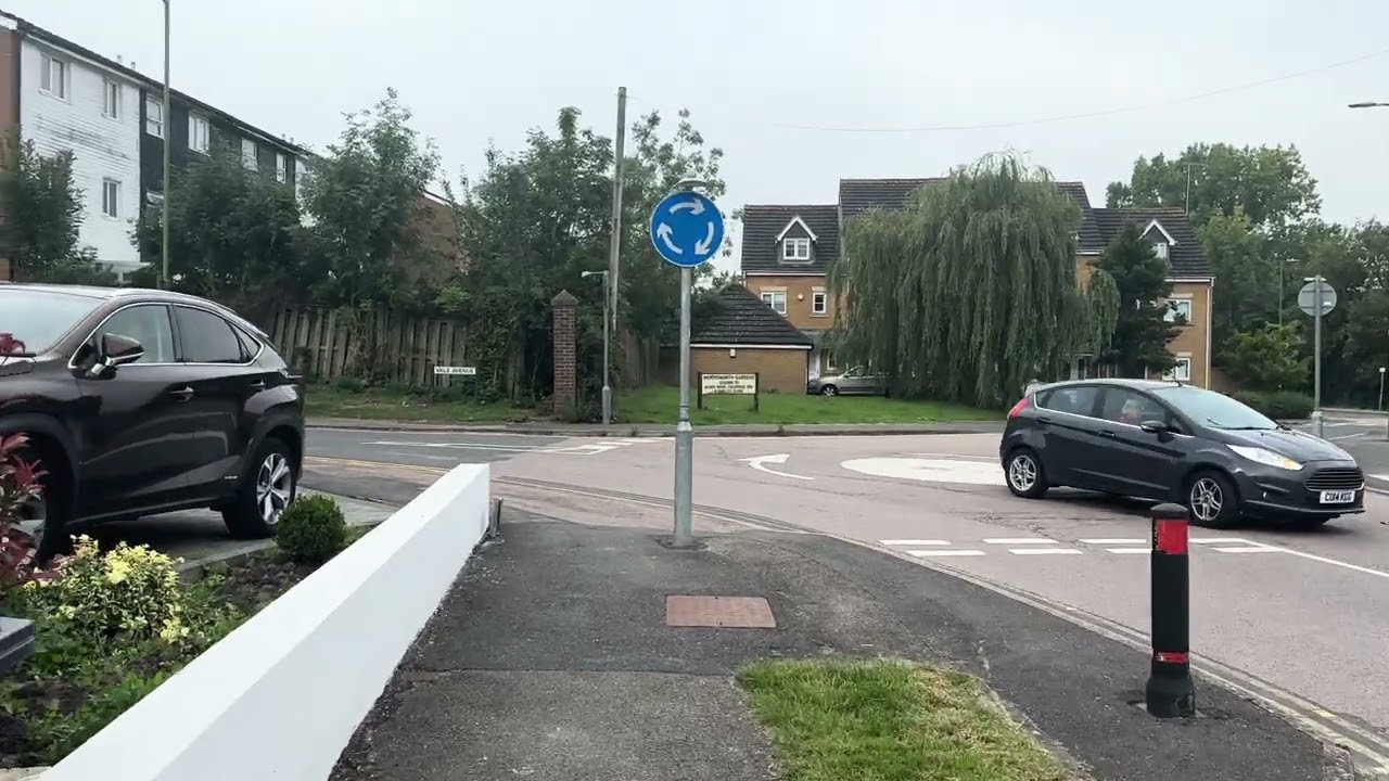 Borehamwood to High Barnet - London loop walk 16A - littered ……………..:.:
