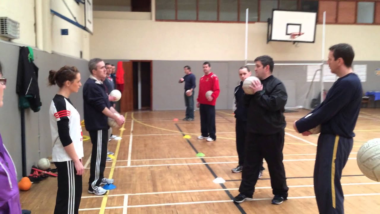 1. GAA Under 6/8 - Coaching - Bounce & Catch