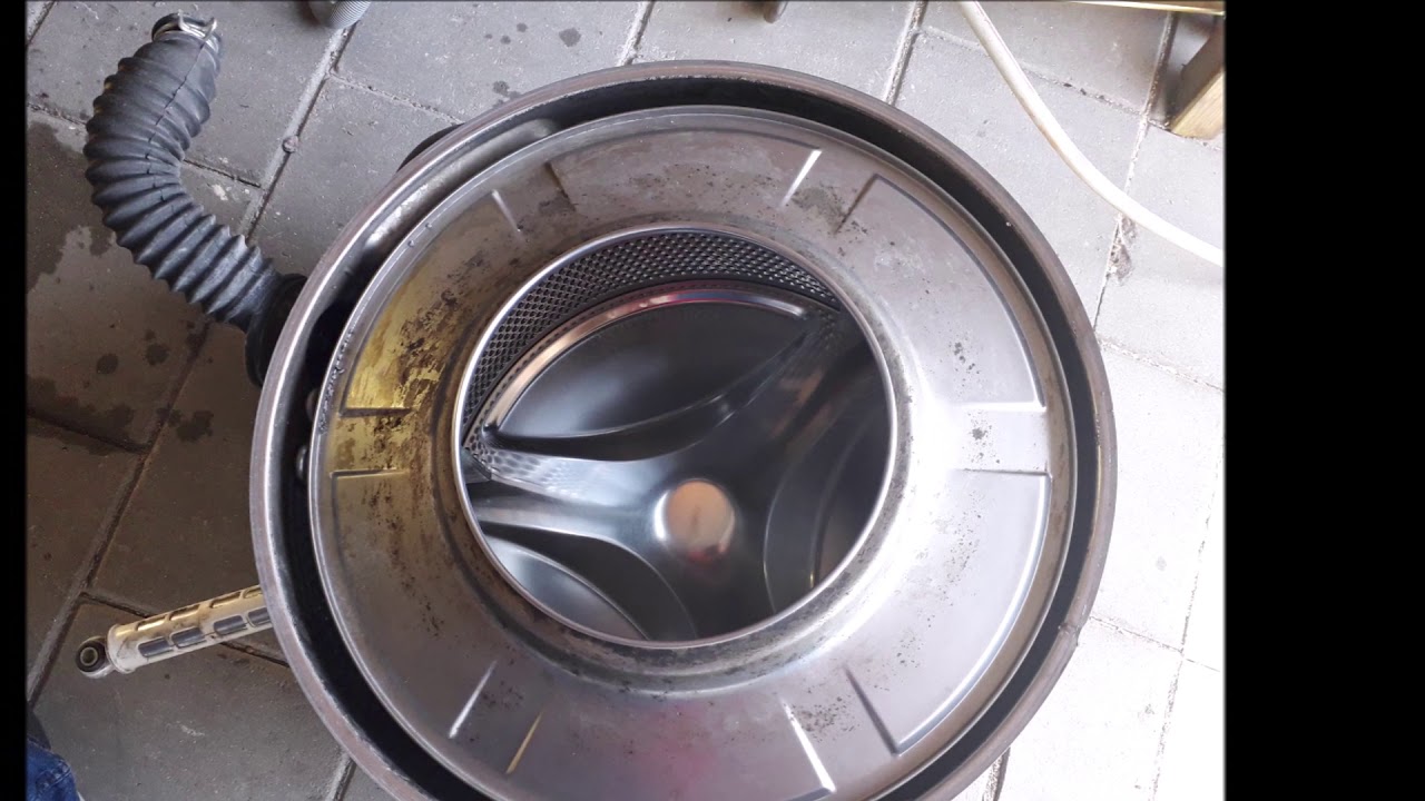 Taking apart a 21 year old AEG W1000 washing machine!