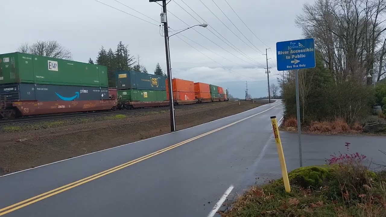 Union Pacific intermodal train 🚆 going thru Kalama, Washington northbound on January 30 2026 