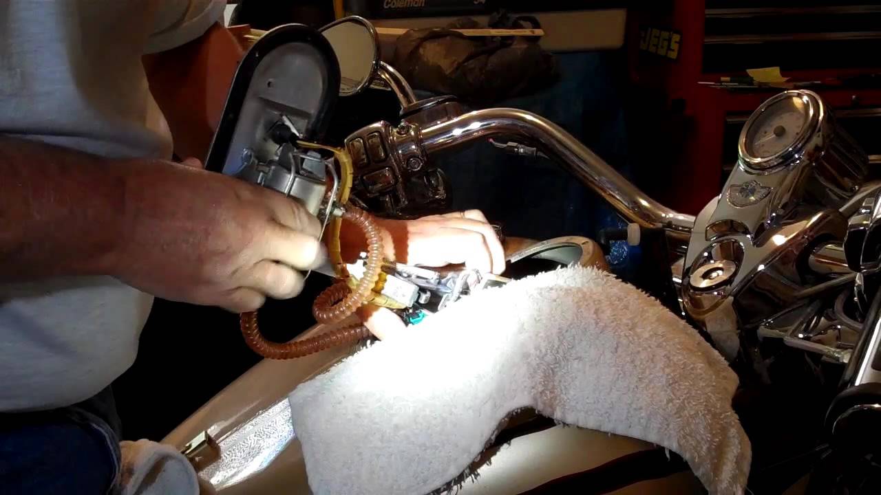 Harley Fuel Filter, Fuel Pressure Regulator Housing, Fuel Check Valve on a Road King Part One