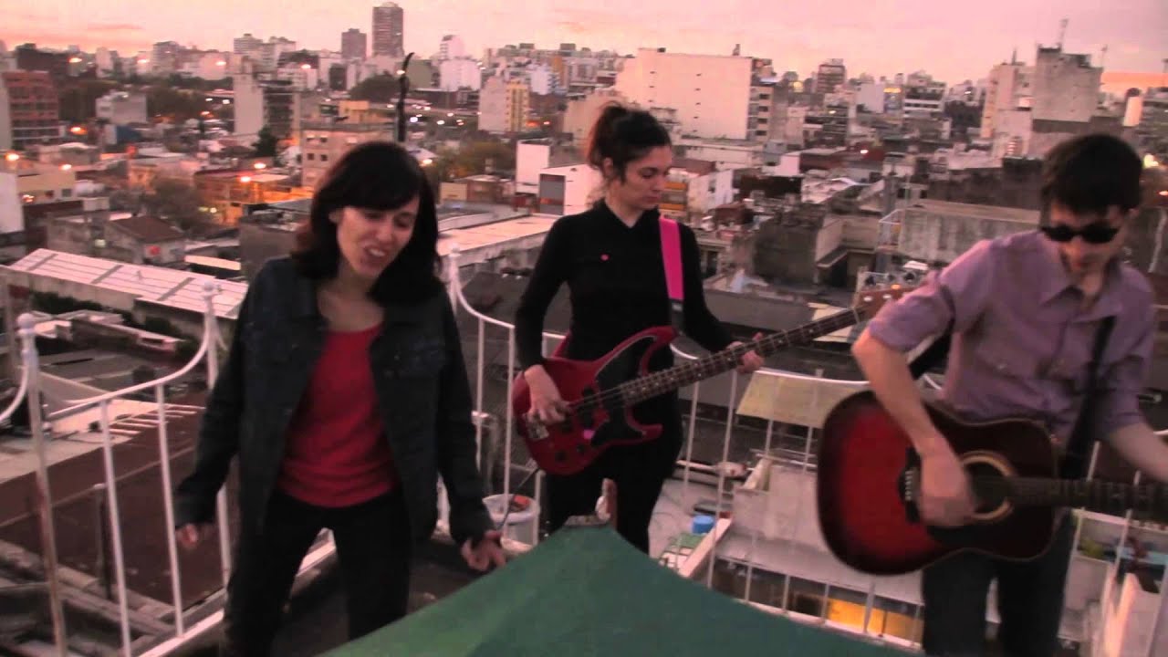 Rosario Blefari en la terraza 
