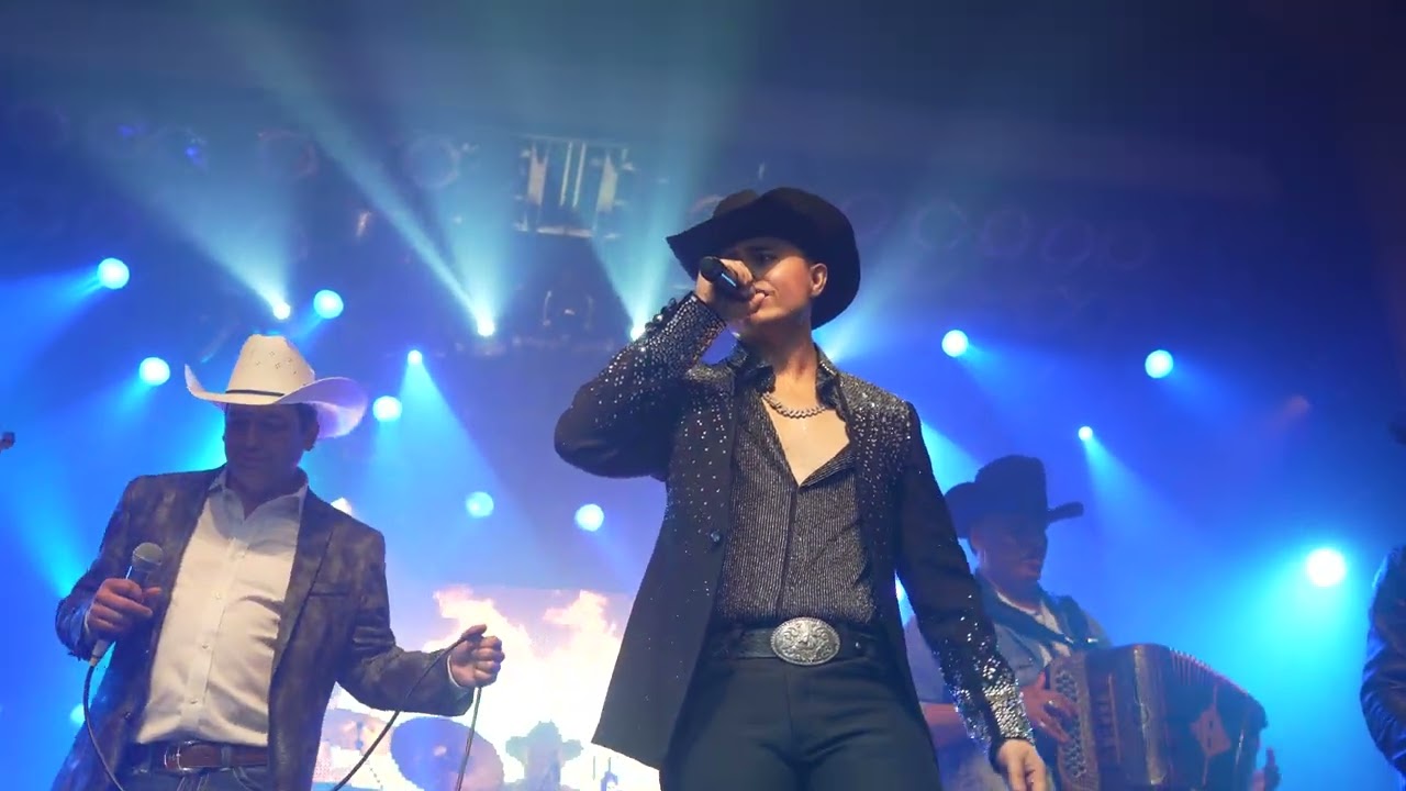 ENCANTO, Bobby Pulido - Desvelado (En Vivo)