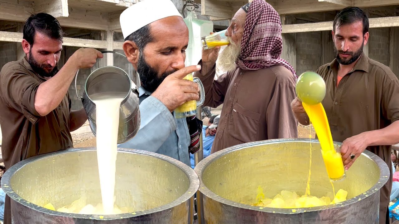 Roadside Mango Juice 🥭 Refreshing Ice Mango Milkshake | Summer Street Drink - Flavored Juice Making