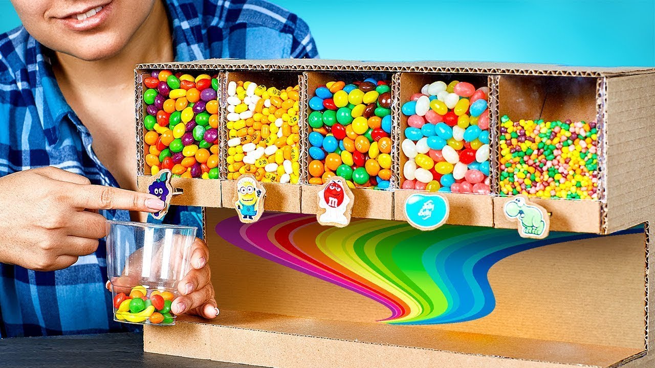 Realizzare dei distributori automatici di caramelle con il cartoncino 🤯