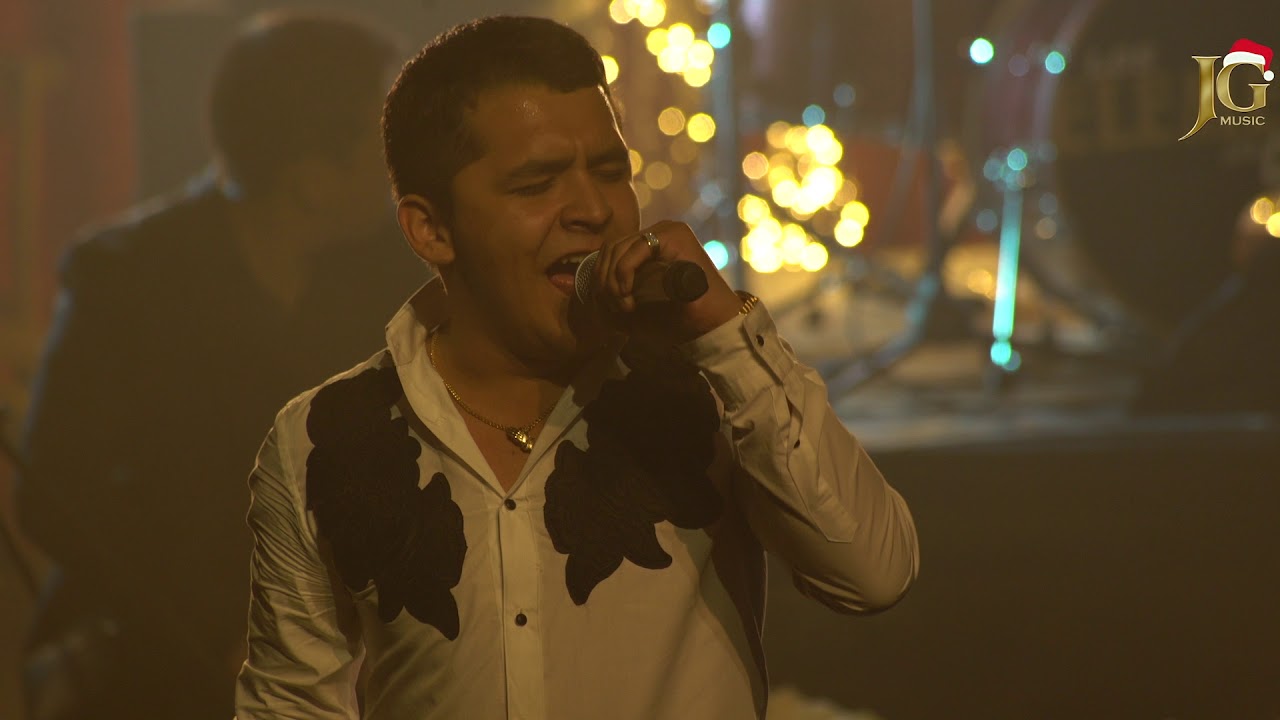 Christian Nodal - Quien es usted (Lluvia de Luces JG Music)