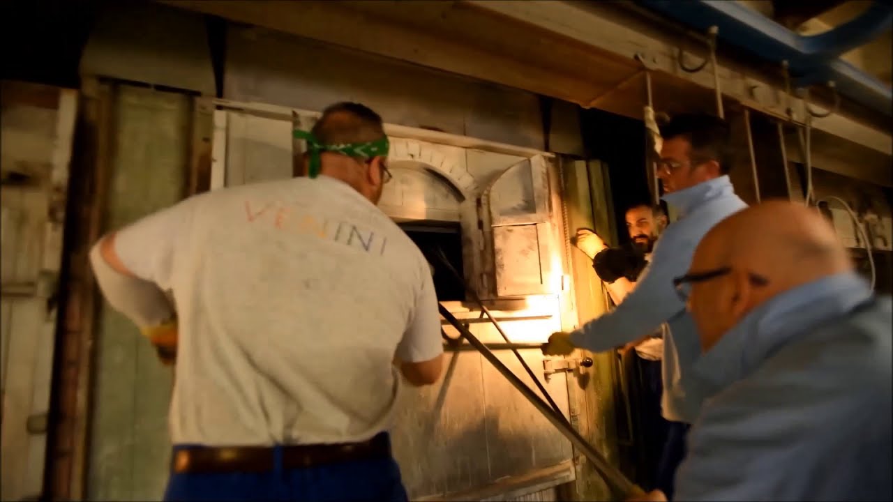 VENINI - Rhythm glassblowing
