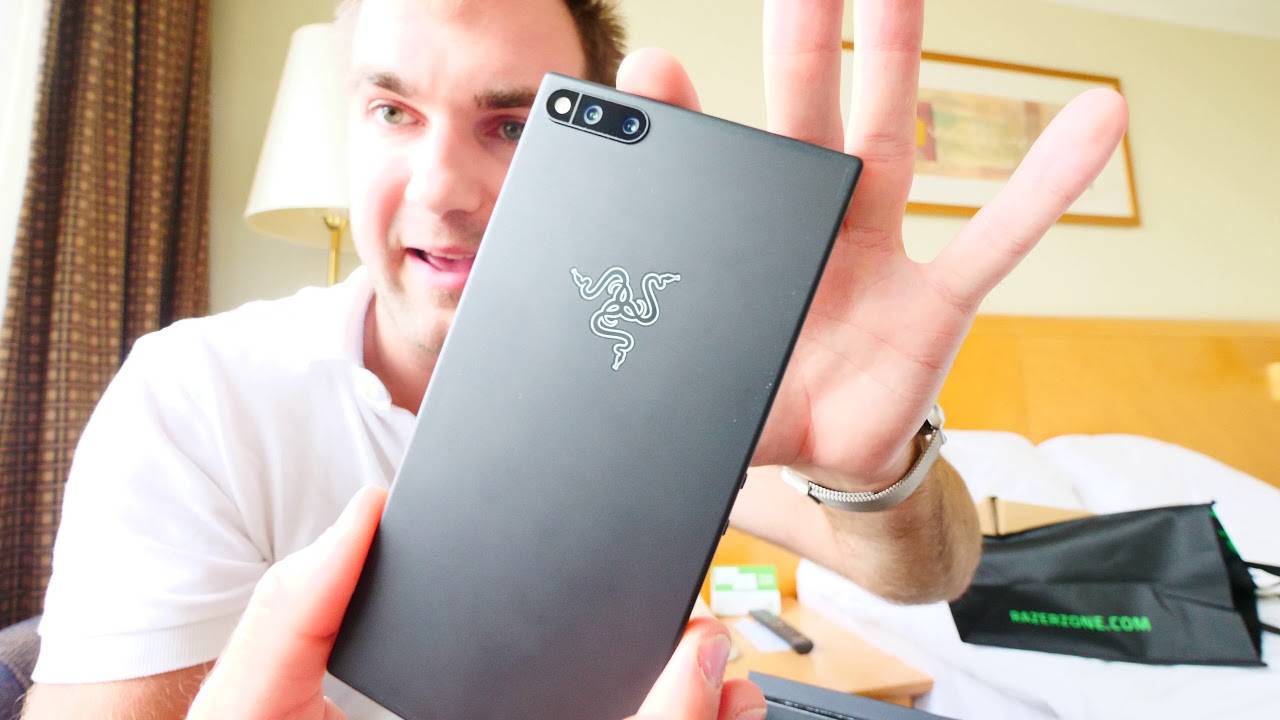 120HZ és 8GB RAM?! Tessék?! | Razer Phone Kicsomagoló videó
