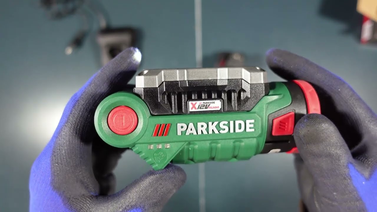 PARKSIDE Cordless LED Work Light 12V & 2Ah+4Ah 12V Battery + 2.4A Charger