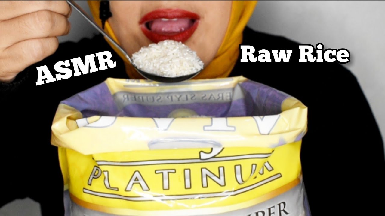 ASMR RAW RICE EATING|MAKAN BERAS DI KARUNG PLASTIK PAKE CENTONG |MAKAN BERAS MENTAH |ASMR INDONESIA