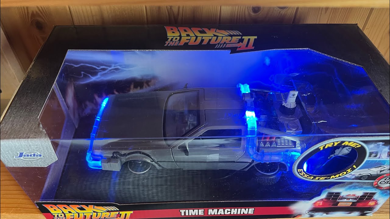 Jada Back To The Future 2: DELOREAN TIME MACHINE 1/24 Scale