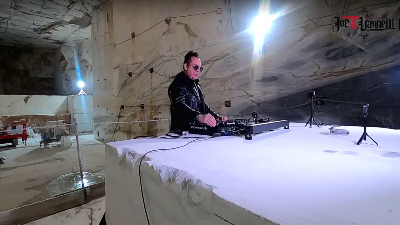 Carrara Cava Ruggetta Calacata Borghini - Joe T Vannelli Live  HB Day