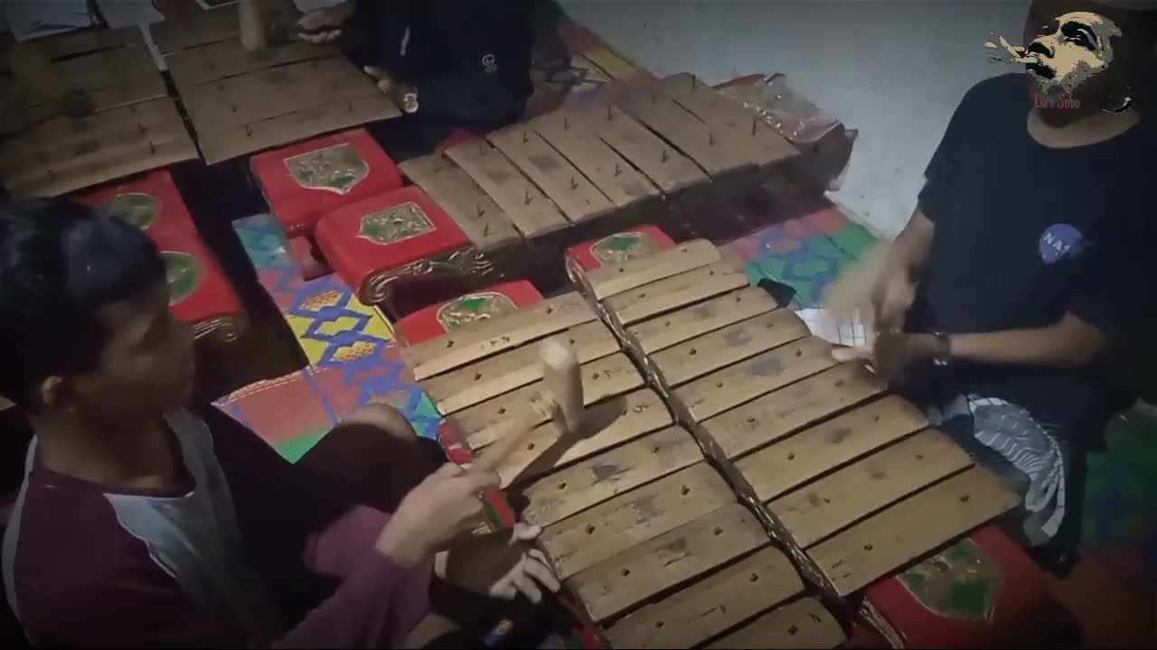 GENDING GONDANG KELI TARUNA BUDAYA SAMABUMI // Para remaja berlatih Gamelan