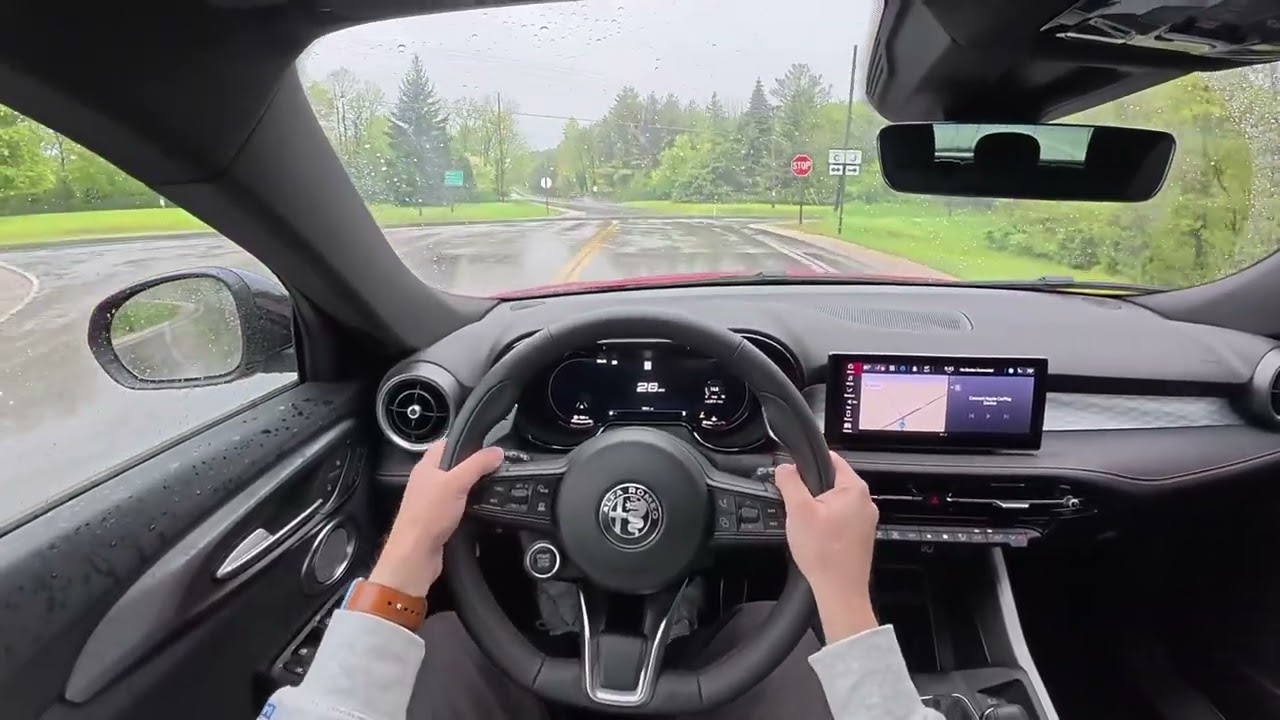 2025 Alfa Romeo Tonale Solo Driving in the Rain