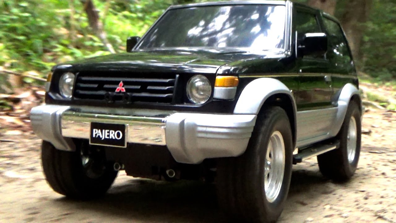TAMIYA CC-01 MITSUBISHI PAJERO METAL TOP WIDE IN A FOREST / タミヤ CC-01 パジェロが森林を走ります
