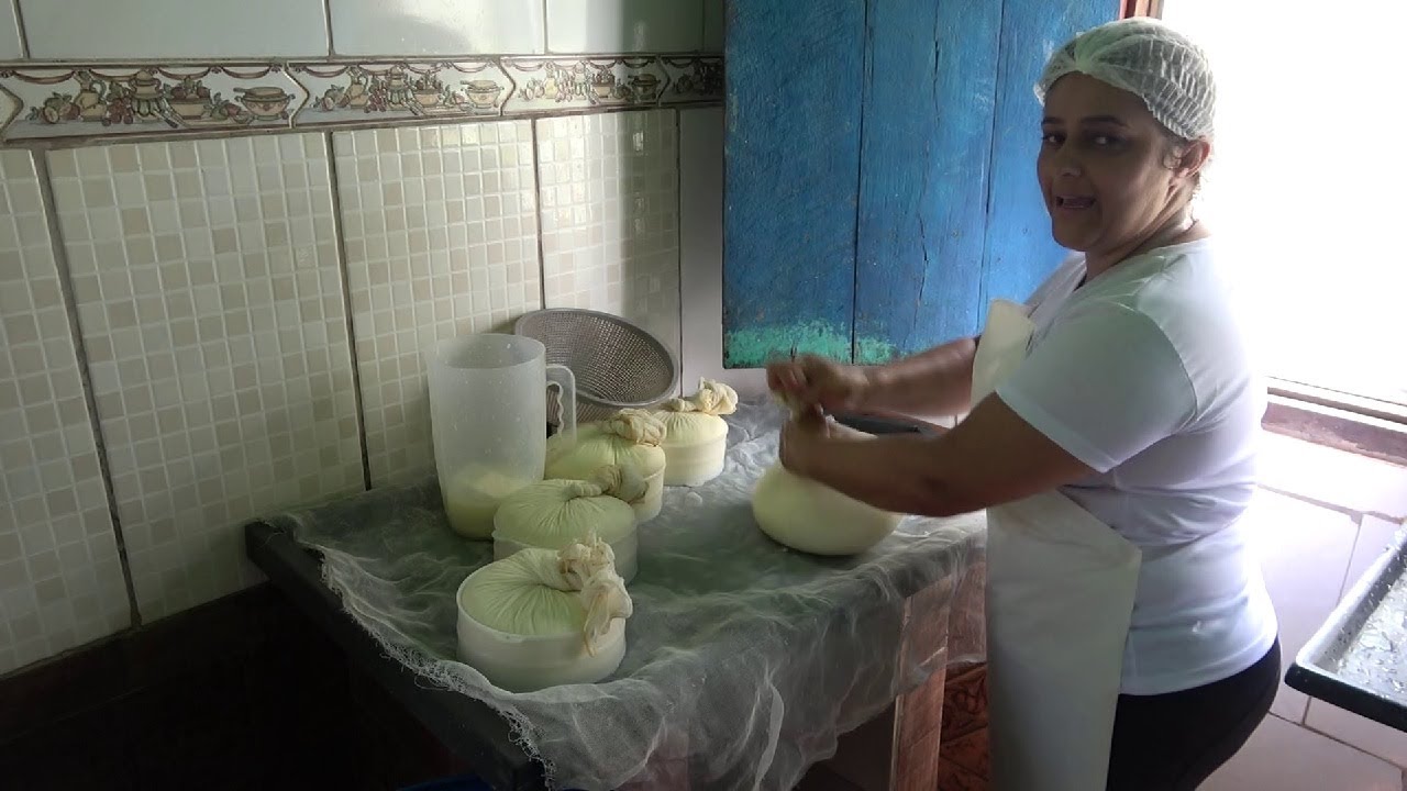 QUEIJO DA CANASTRA E ALMO&Ccedil;O NA RO&Ccedil;A DA BRUNA