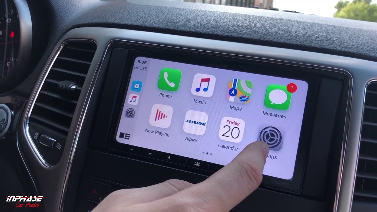 iOS 13 Apple CarPlay on Alpine iLX-W650 (iPhone 11 Pro Max)