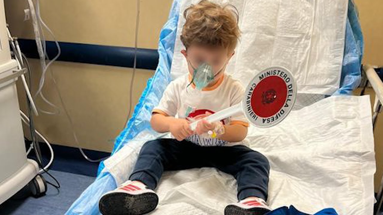 Bimbo di 2 anni in shock anafilattico corsa in ospedale. Salvato dai Carabinieri