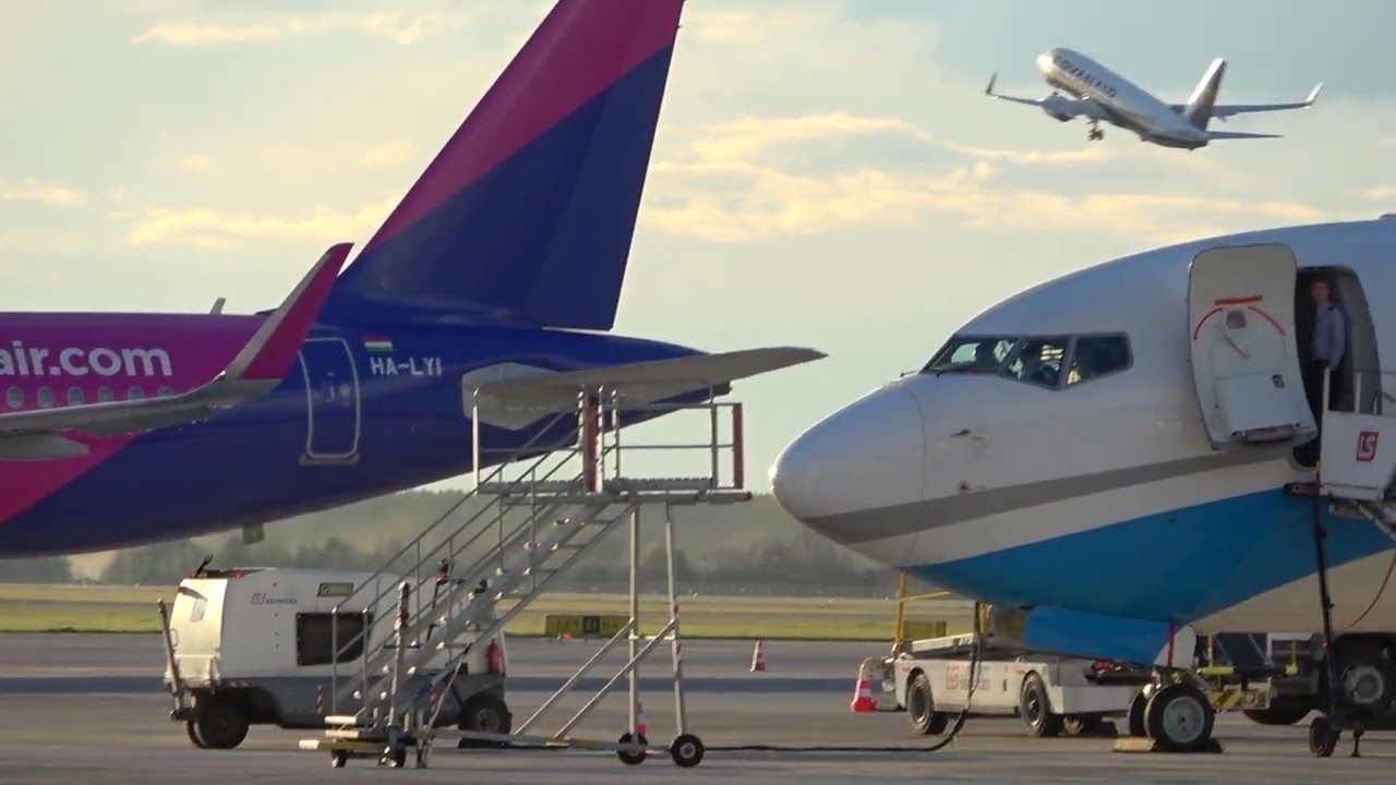 Departures at EPKT: Wizz Air, Ryanair, Air Dolomiti FHD