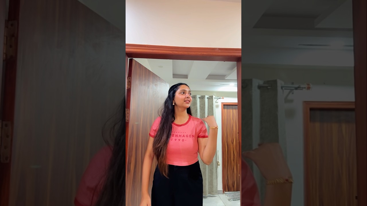 When she's tall and wear heels😝🦒👠 #ytshorts #couplecomedy #funnycouple #funnyvideo #funnyvideos