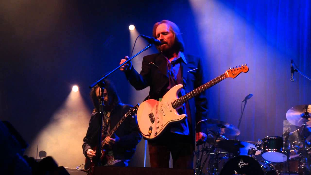 4  Baby, Please Don't Go TOM PETTY & THE HEARTBREAKERS Pittsburgh PA Consol 6-20-2013 CLUBDOC