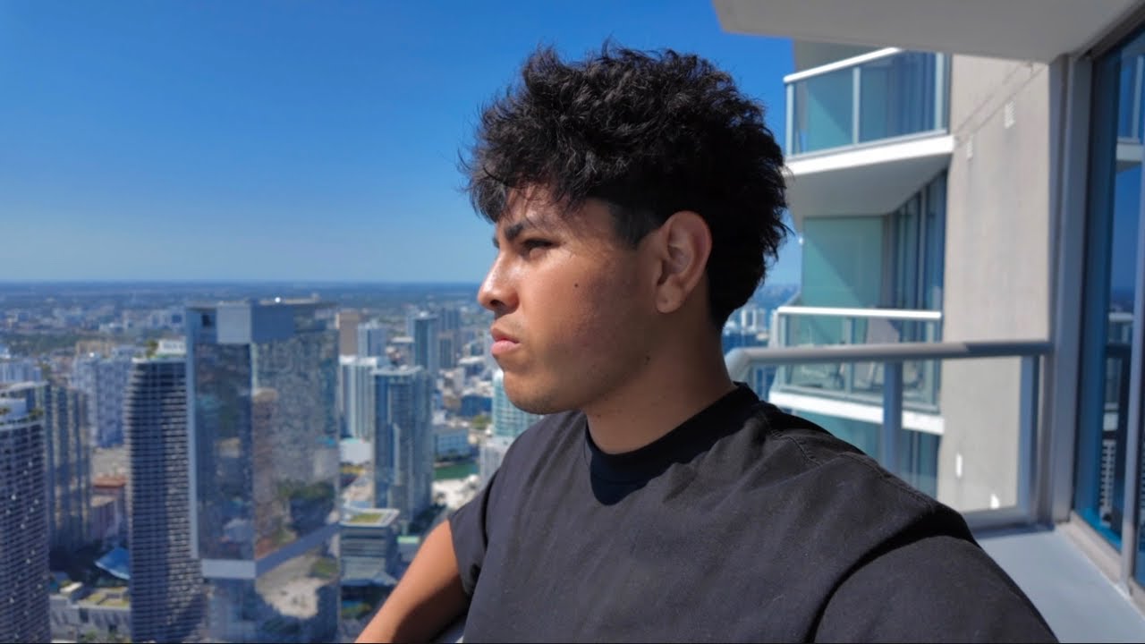 i was sleeping on a bunk bed 2 years ago, now this is my life