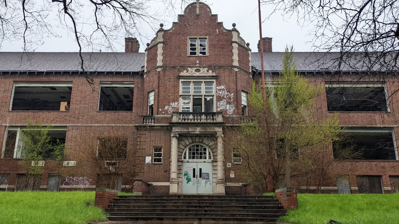 Exploring Abandoned Emerson High School | Gary Indiana