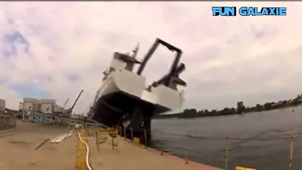 Russian Ship Launch Goes Wrong - Fail 2013