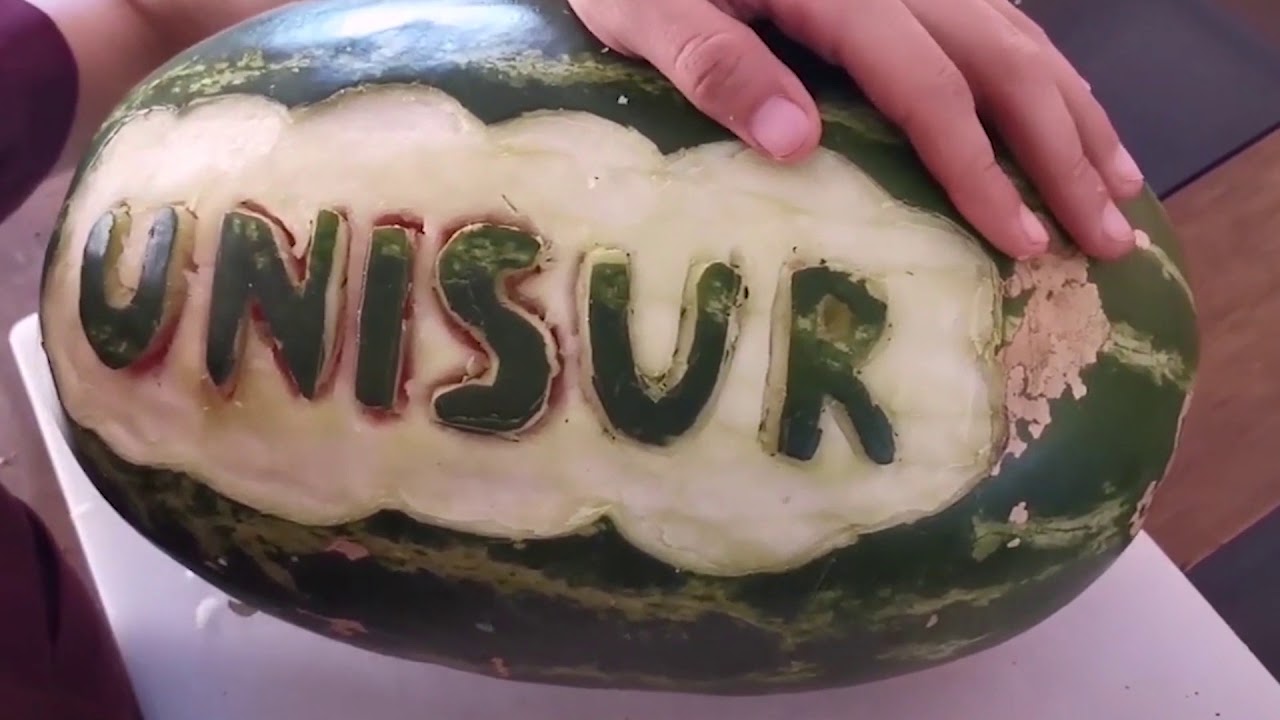 Tallado de frutas arte mukimono