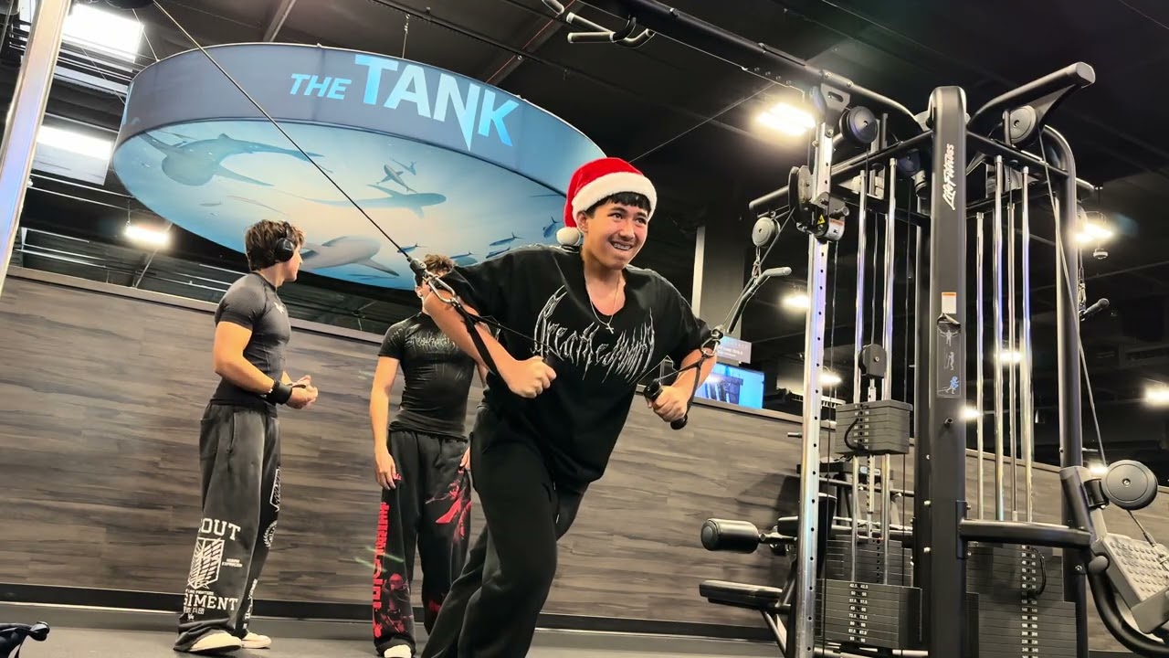 HOLLY JOLLY LIFT WITH CUZZ (upper)
