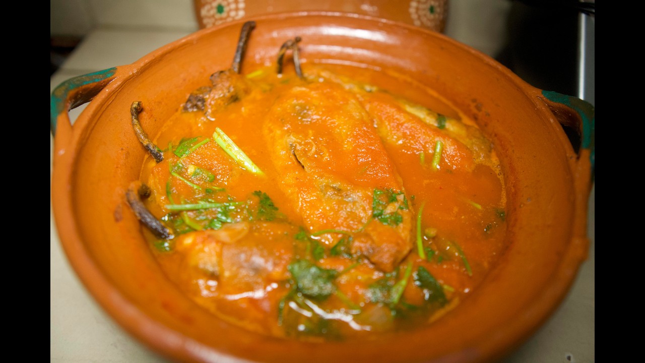 Chiles SECOS Rellenos en Caldillo de Jitomate #cuaresma2026 #comidamexicana #comida #chilesrellenos