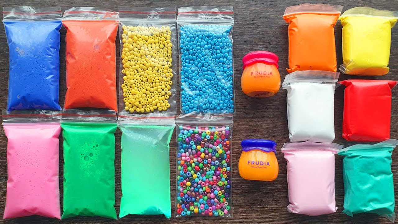Making Slime with Clay and Lip Balm Makeup
