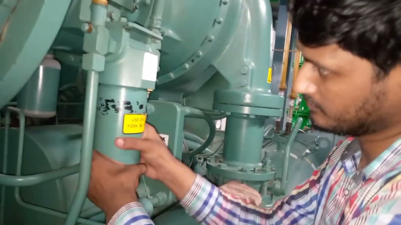 York Centrifugal Chiller Oil Filter Replacement Step by Step. like share and subscribe the channel.