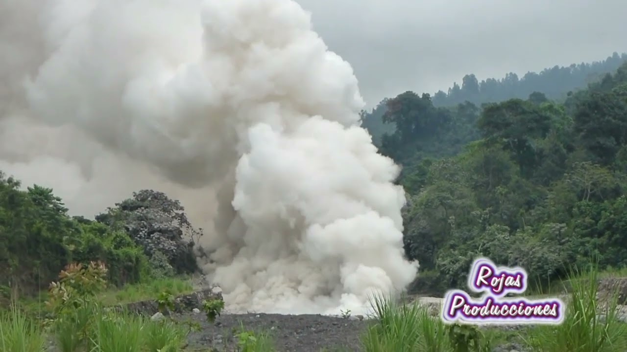 Erupcion volcan Santiaguito 09 de mayo 2014 Documental