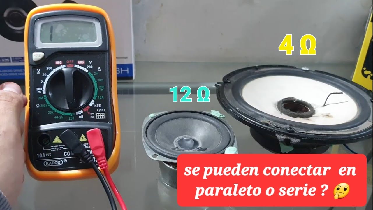 conectar dos bocinas  de diferentes ohms a una sola salida o canal  y bajar o subir la impedancia