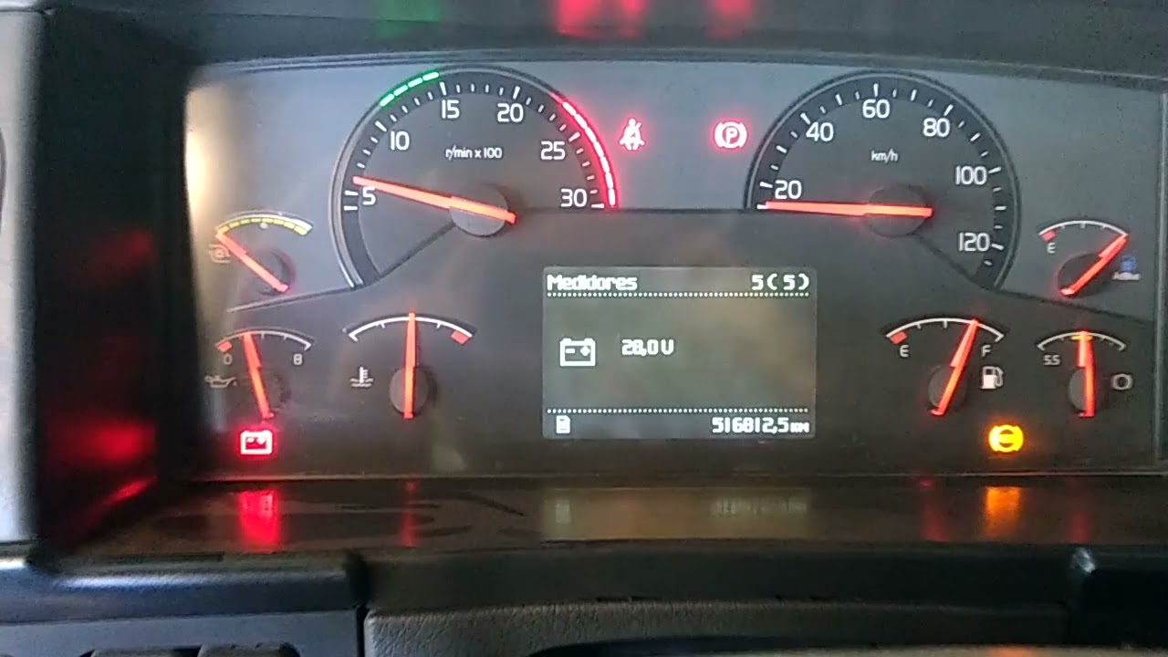Luz da bateria acendendo - Volvo FH 460 clássico
