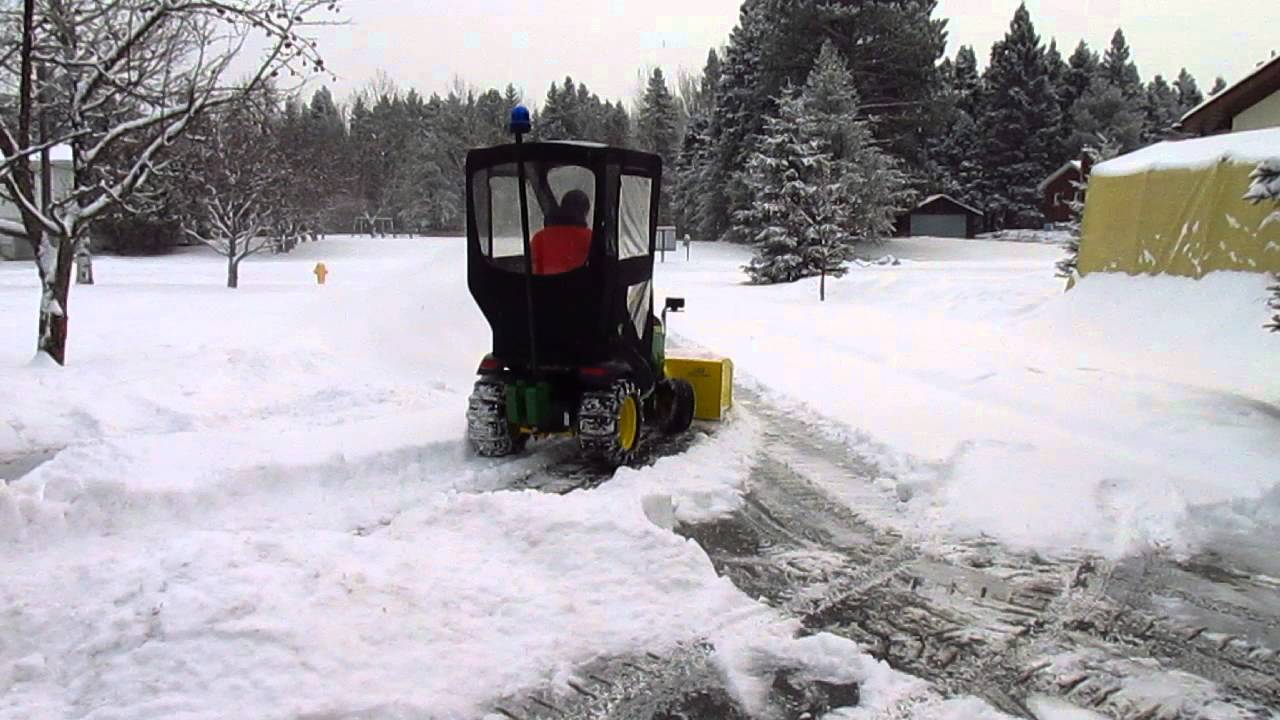 John Deere D160 Blowing snow