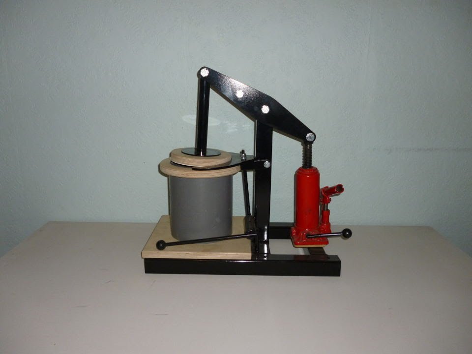 Jerry and John's new extruder