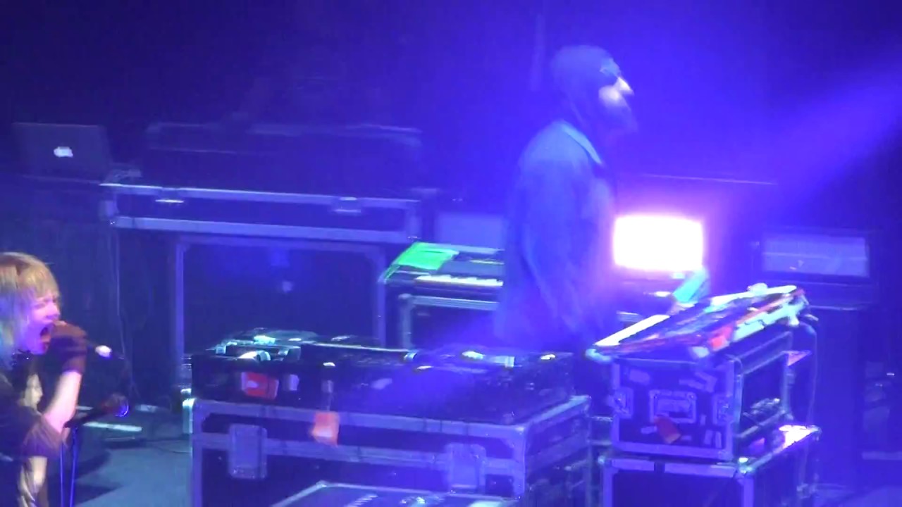 Crystal Castles - Fleece (Moscow, Yotaspace 2017)