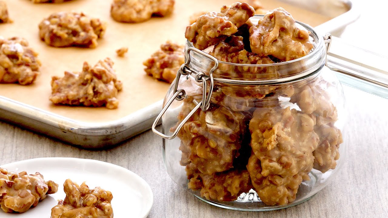 Professional Baker Teaches You How To Make PECAN PRALINE FUDGE!