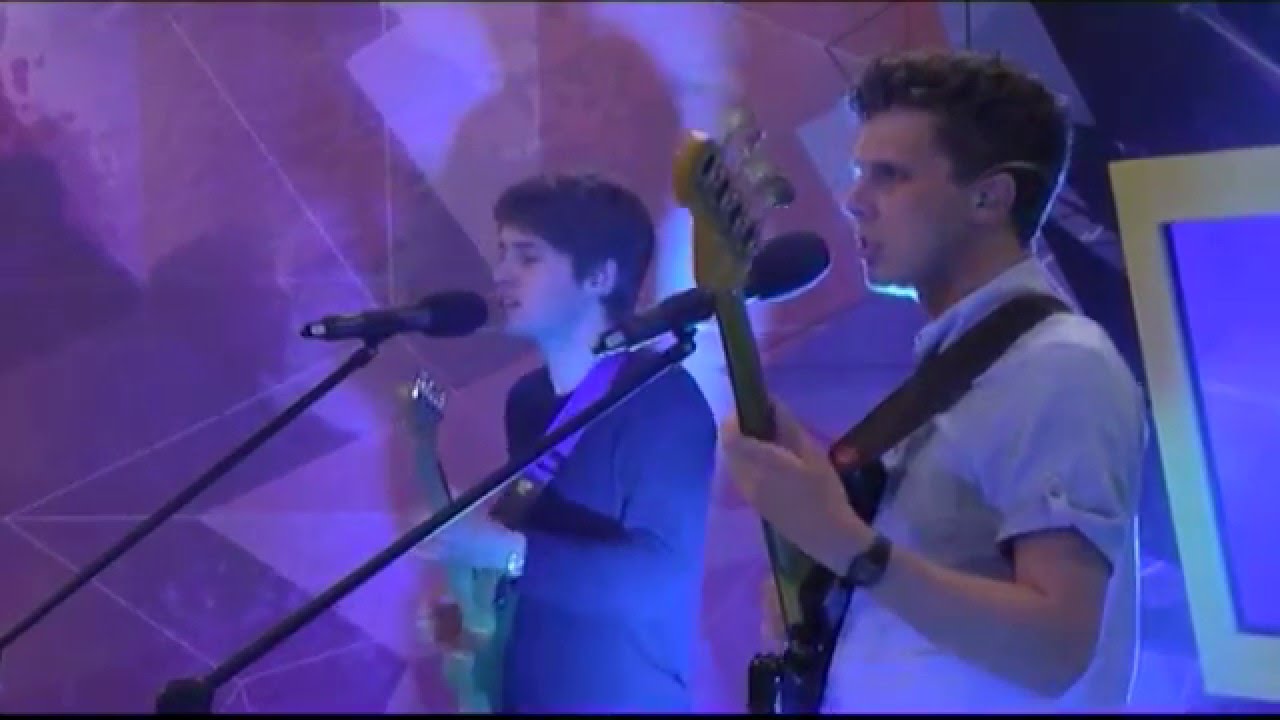 Beatenberg perfrorms Beauty Like A Tightened Bow Live Performances