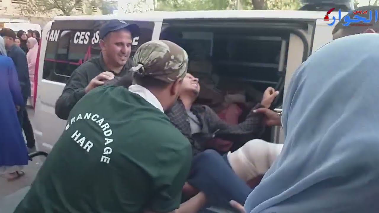 وصول حالات كثيرة إلى مستشفى محمد السادس بمراكش واكتظاظ وكبير خارج وداخل المستشفى شوف التفاصيل.